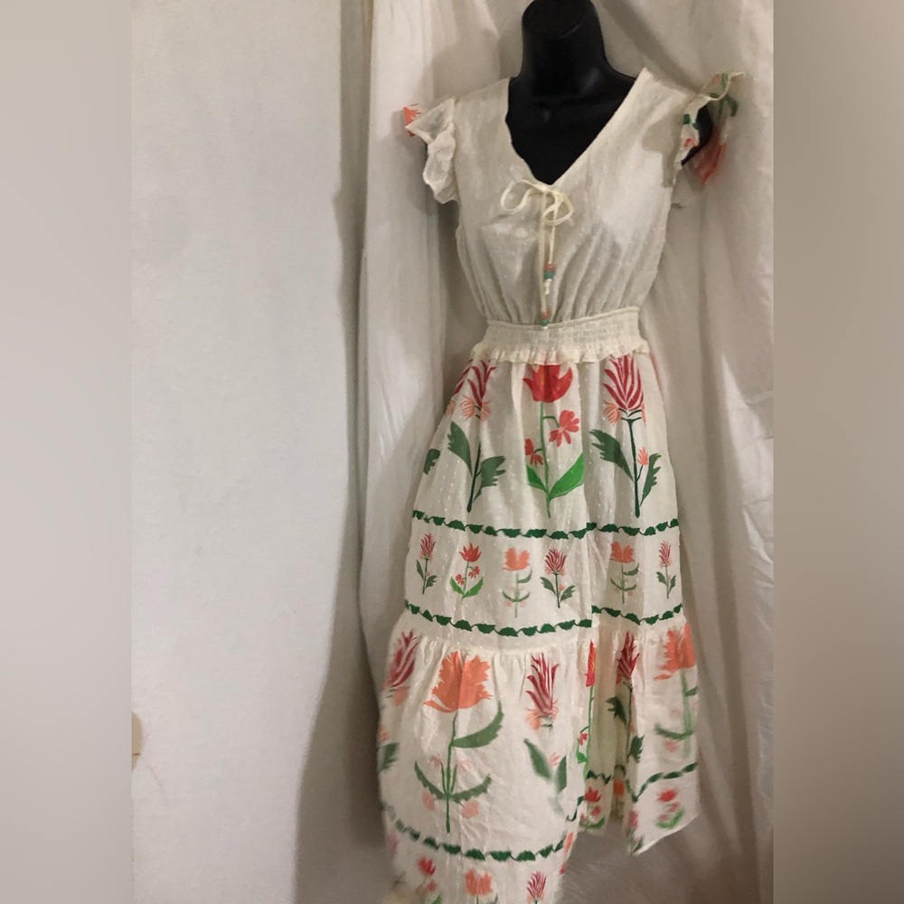 Cream multi floral‎ v-neck ruffled shoulder smocked dress size Small brand new - Picture 11 of 16